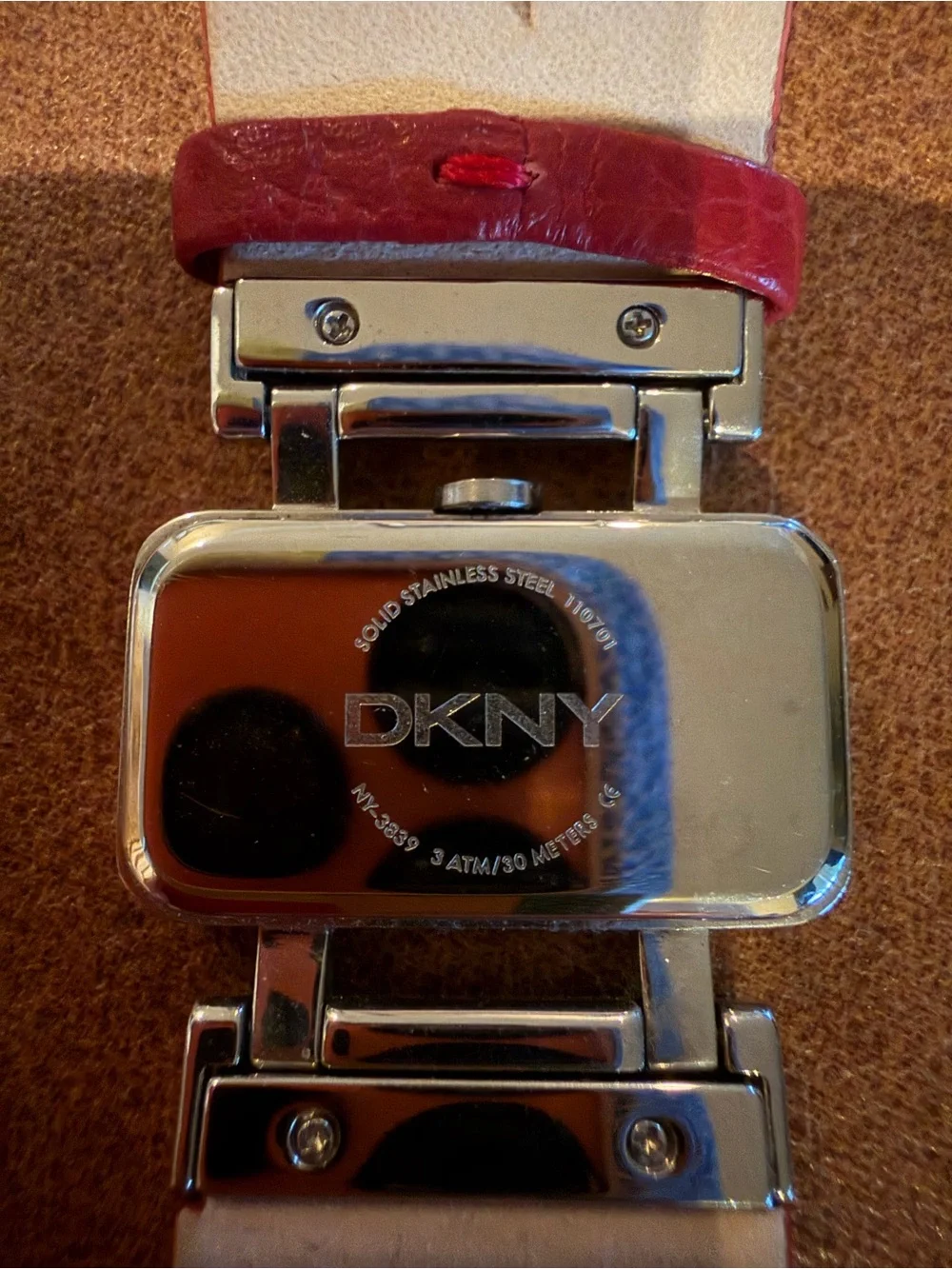 Vintage Y2K DKNY Rectangular Tank Watch – Silver-Tone Case & Red Leather Strap